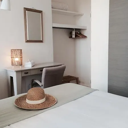 Hotel La Maison Du Lierre Centre 3*