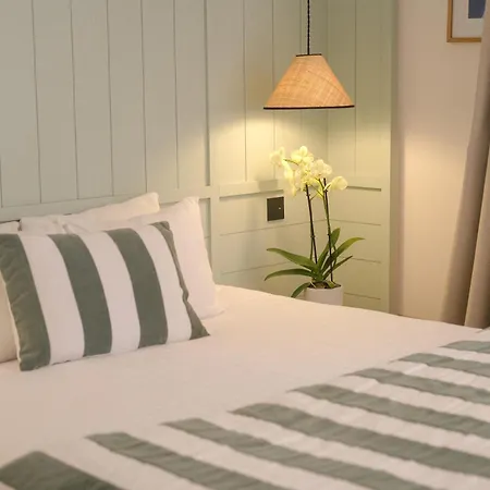 Boutique Le Clos Huguerie - Centre 3*