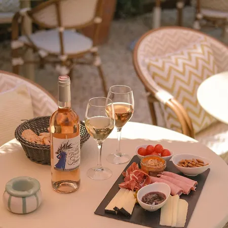 Boutique Le Clos Huguerie - Centre 3*