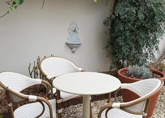 Le Clos Huguerie - Boutique - Centre 3*